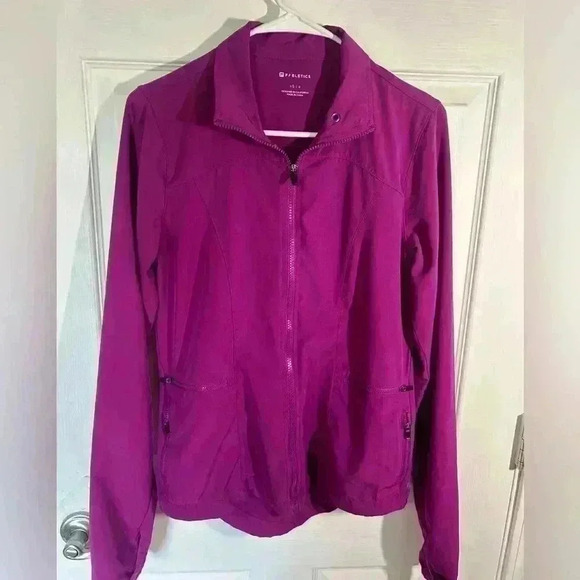 Fabletics Ninety Six Windbreaker. Size 4, XS  Fuchsia. Minor pilling. - Picture 1 of 11